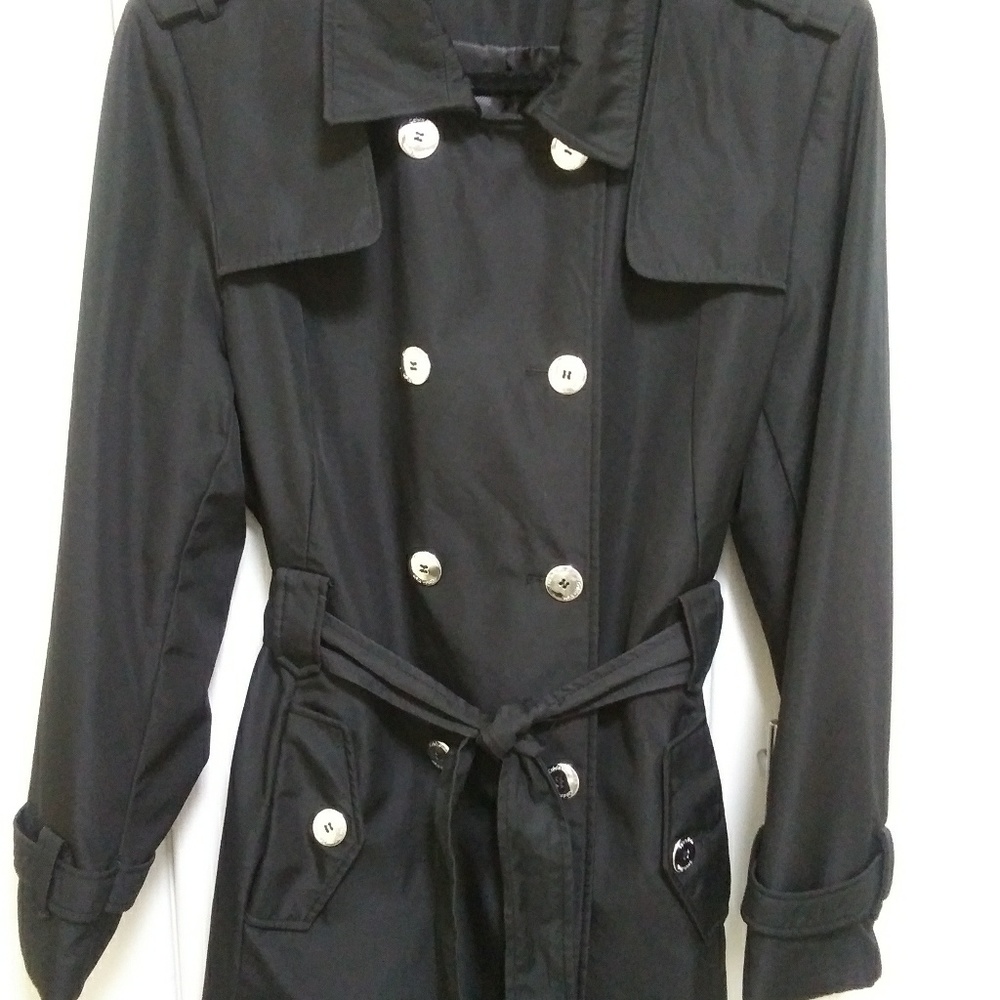 Gorgeous new CALVIN KLEIN raincoat